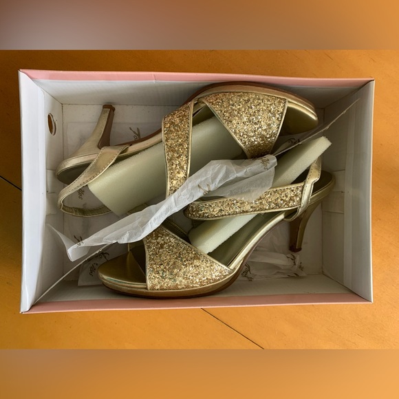 Touch Ups Reagan Platform Sandal Heel Gold - Picture 2 of 8